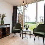 בית נופש On Texel With Conservatory